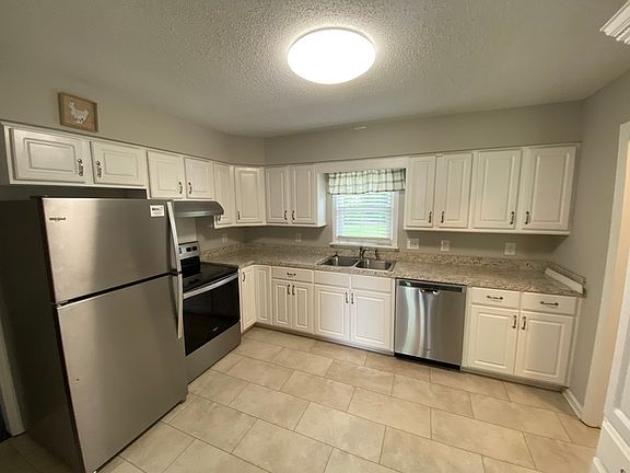 4th image of 1028 Orange St