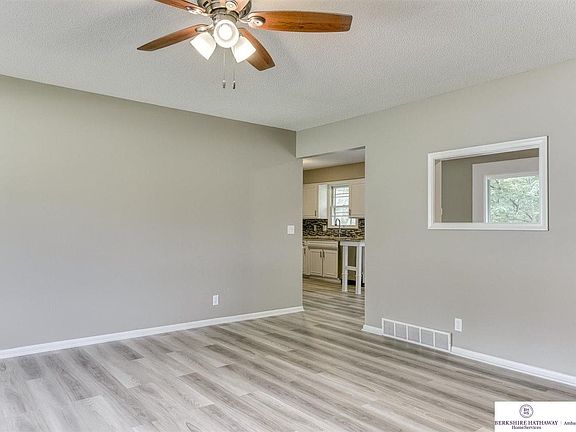 2nd image of 1815 Josephine St