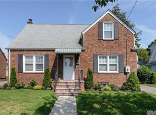314 S 9th St, New Hyde Park, NY
