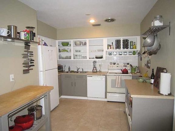 5th image of 1840 NE 171st St