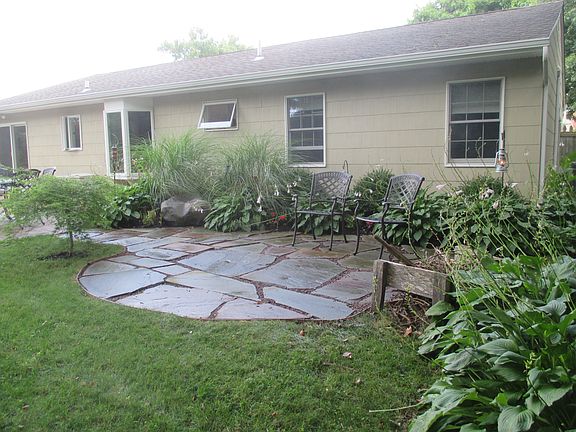 Fieldstone Sitting Area