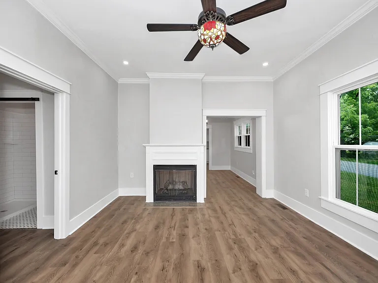 600 McCullough Ave NE — Photo 5