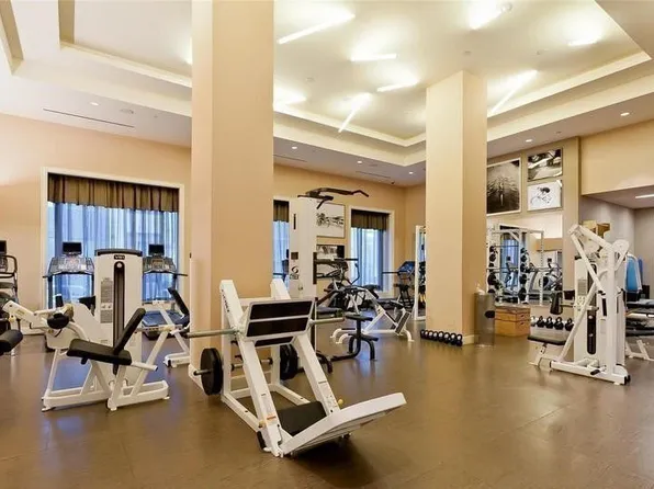 80 Riverside Boulevard image 19 of 22