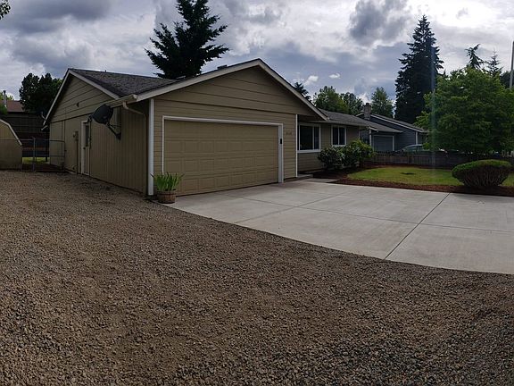 3rd image of 3140 Flower Ave NE