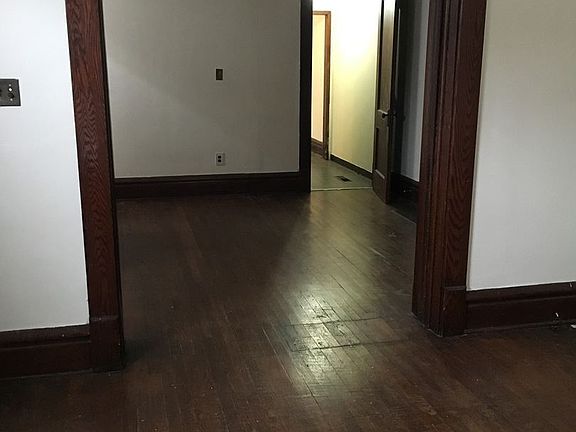 3rd image of 396 Wyandotte Ave