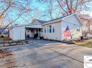 209 S Lawn St, Windsor, MO 65360