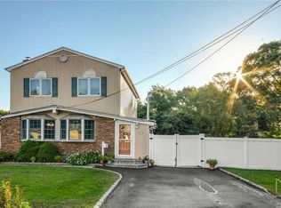 37 Lafayette Rd, West Babylon, NY 11704