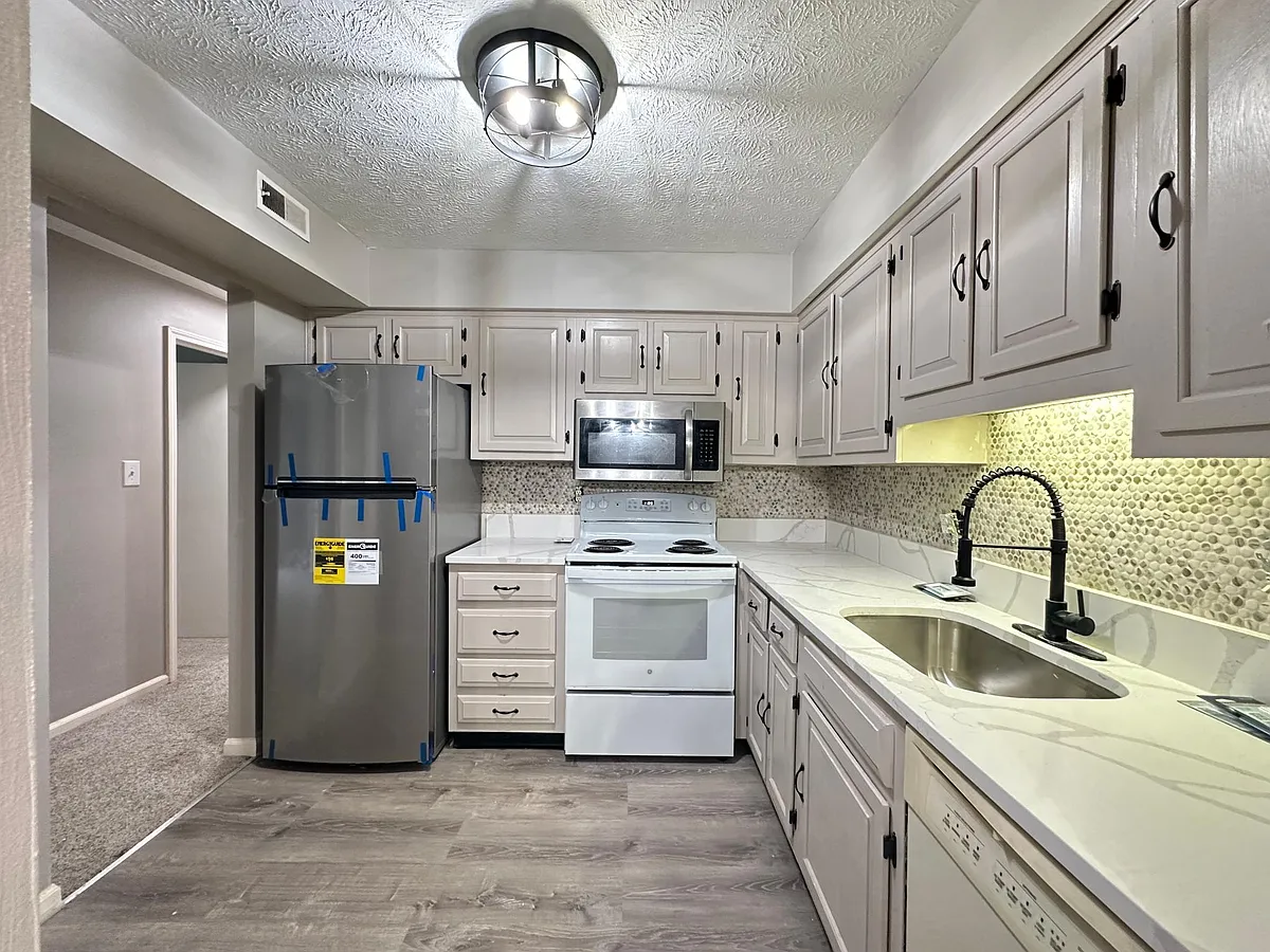 1490 Slade Ave Apt 201, Columbus, OH 43235 HotPads