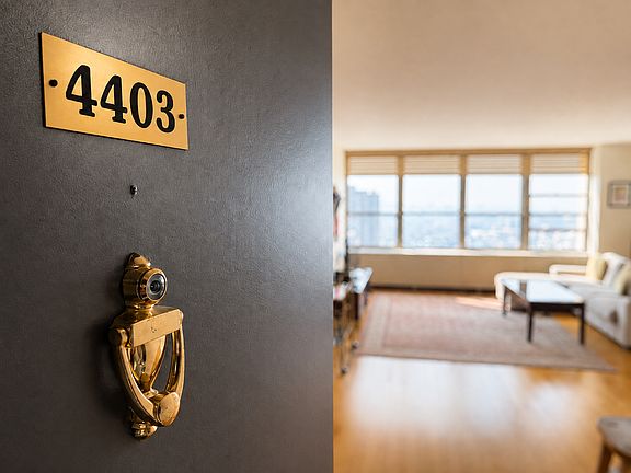 4th image of 655 W Irving Park Rd APT 4403