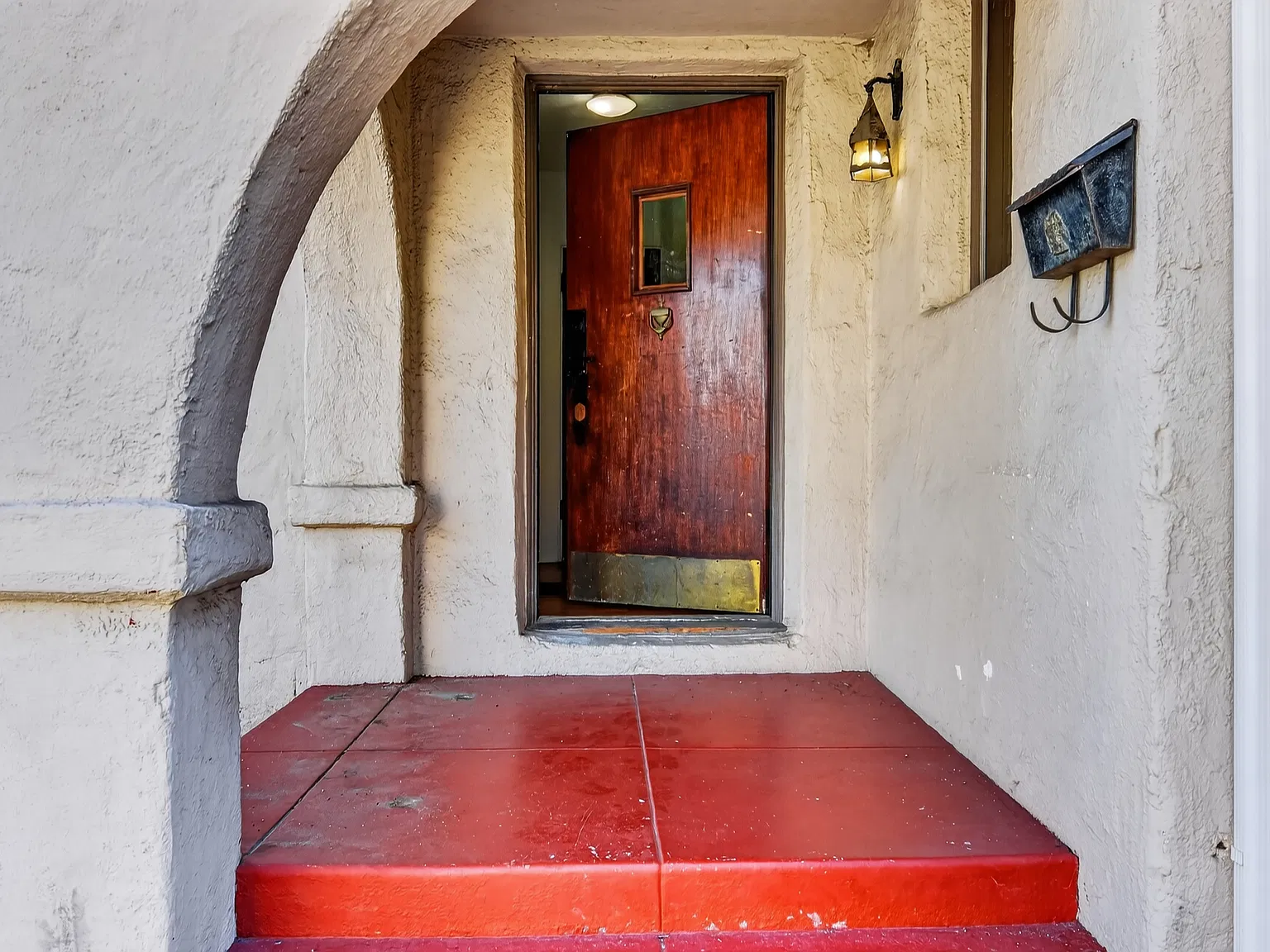 2 bed, 1200 sqft, $2,450 — Photo 2