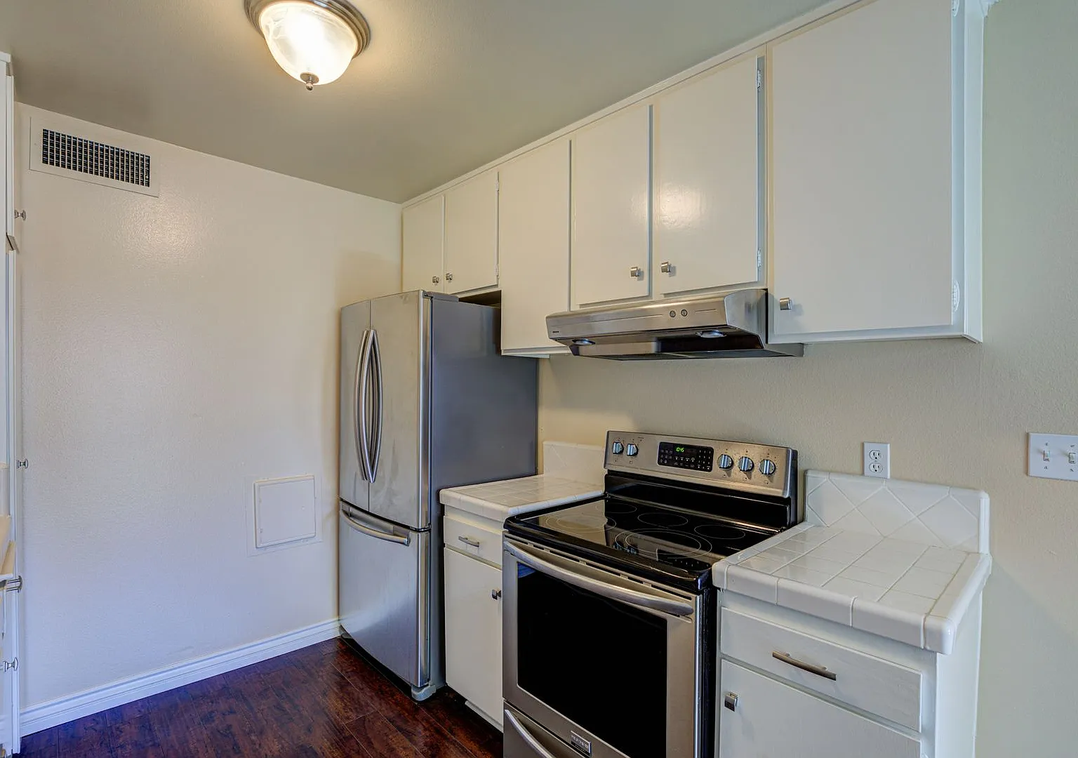 Willis Avenue Condos — Photo 2