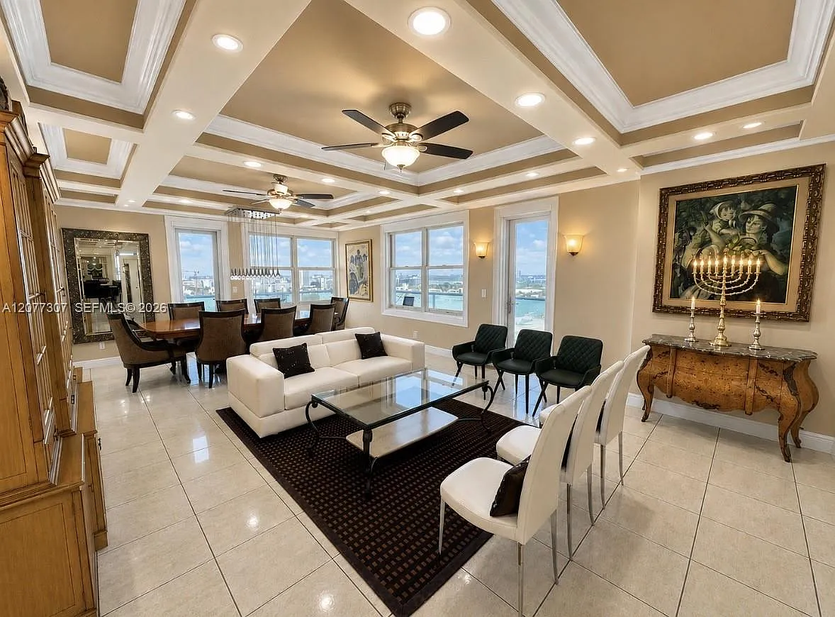 9500 Oceans Condo — Photo 2