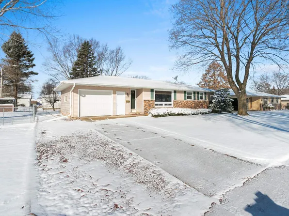 1058 Veronica Ln, De Pere, WI 54115