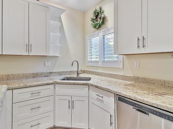 5th image of 600 N Via Colinas