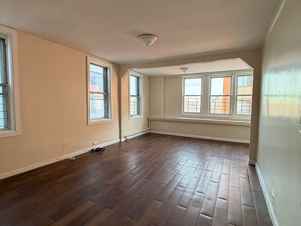 1st image of 3277 Parkside Pl Floor 3