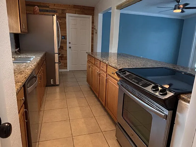 161 Eden Ave — Photo 7