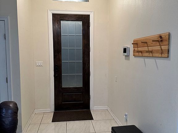 2nd image of 2820 Arbor Park