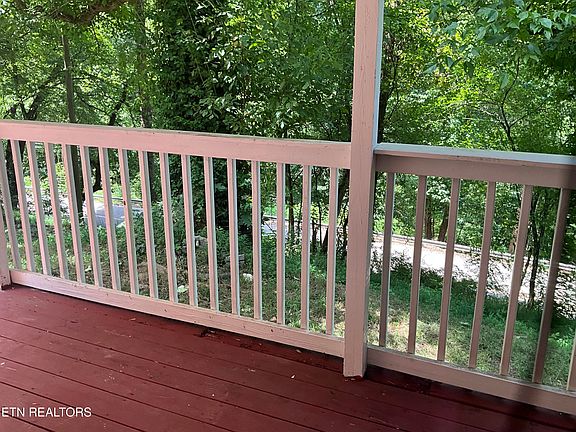 2nd image of 3900 Roberts Rd