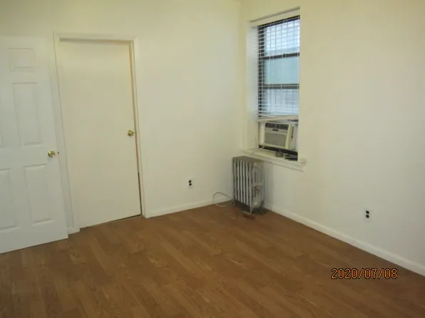 95 South 10th Street image 11 of 17