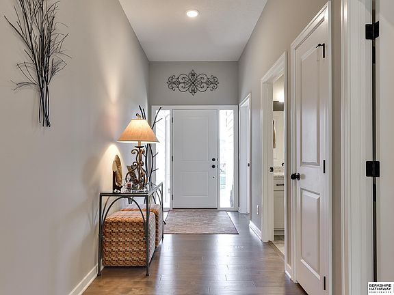 2nd image of 4446 Leawood Dr