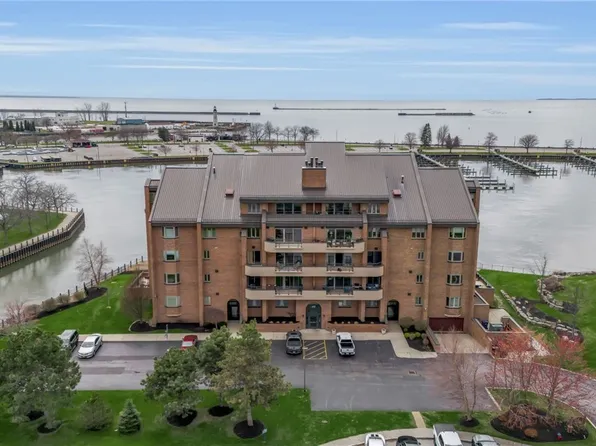 40 Waterfront Cir #305, Buffalo, NY 14202