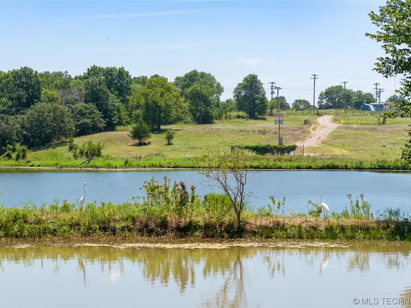 6380 Lowe Lake Rd, Davis, OK 73030