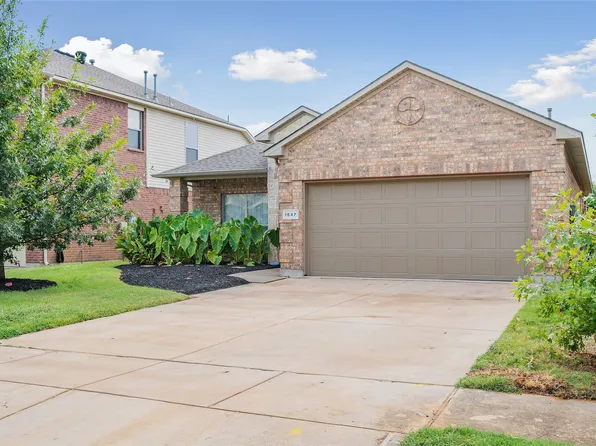1647 Secretariat Ln, Irving, TX 75060