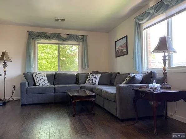 289 Valley Blvd, Wood Ridge, NJ 07075