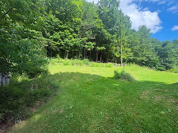 3rd image of 76 Walker Creek Rd