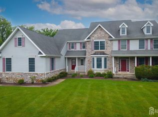 3 Hartshorne Dr, Clarksburg, NJ 08510