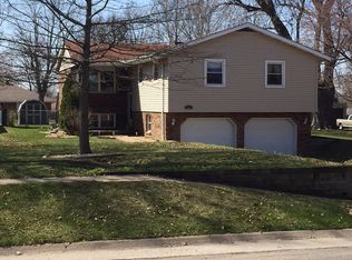 421 S Locust St, Tremont, IL 61568
