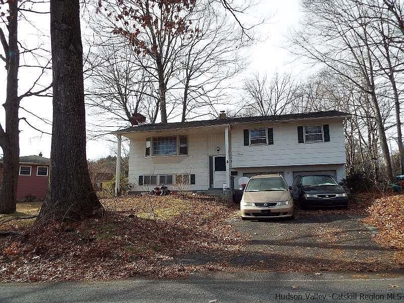 1st image of 40 Blue Hills Dr