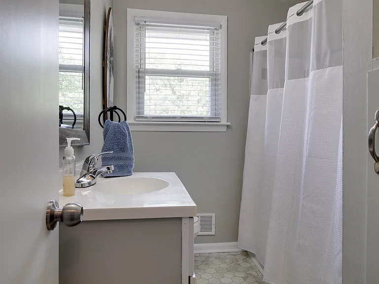 5019 Oxford St — Photo 12