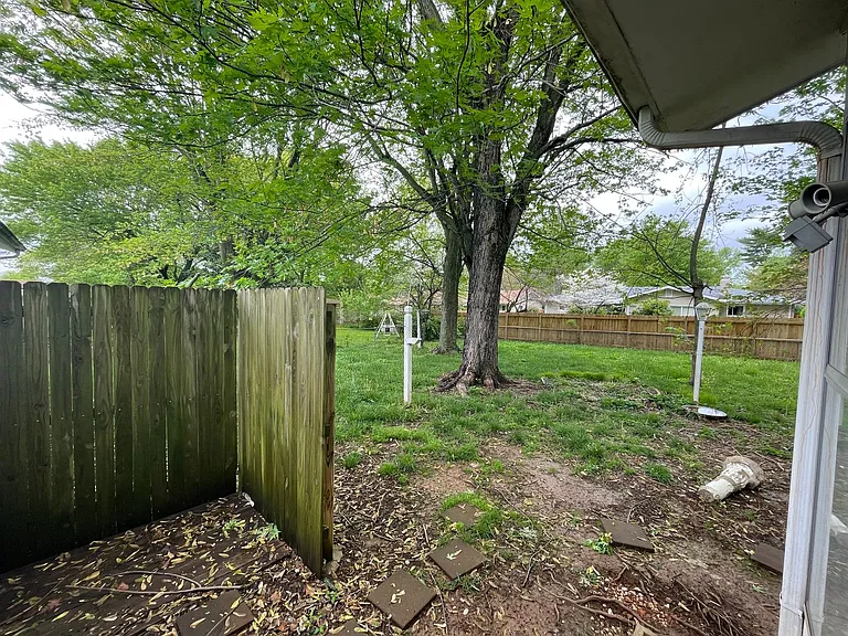 2221 S Virginia Ave — Photo 25