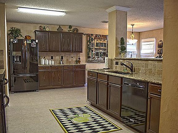 5th image of 7701 Settlement Dr