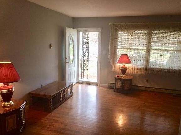 4th image of 13155 E Adams St
