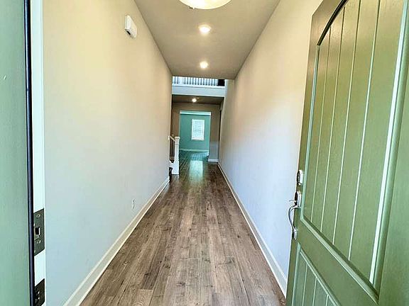 4th image of 5039 SE 83rd Ave