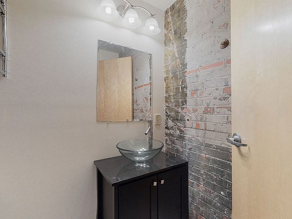 5th image of 2520 S 3rd St Unit 407