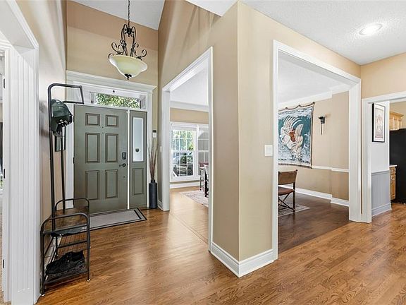 3rd image of 2906 SW 13th Ter