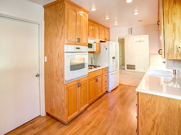 5th image of 1171 W Sheridan Way