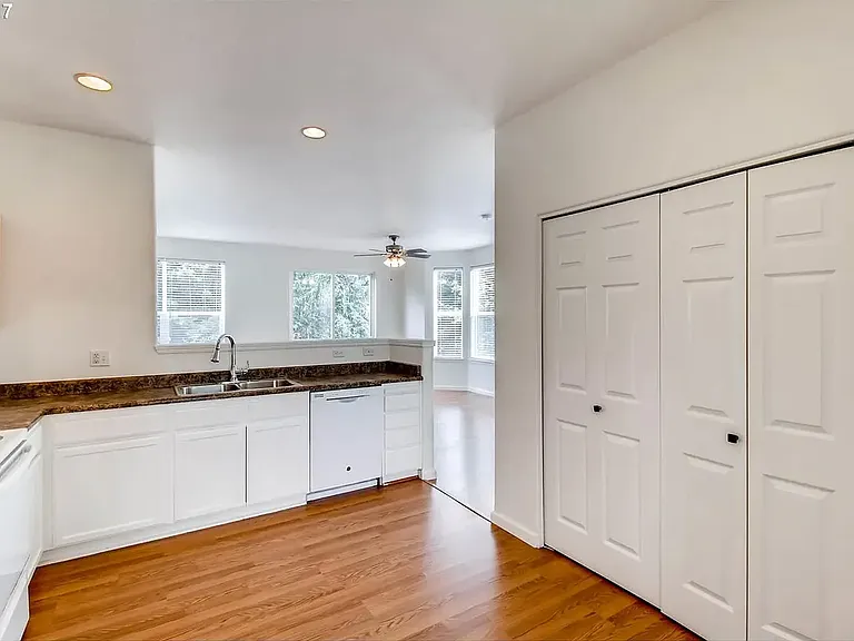 171 NE 75th Ave — Photo 10