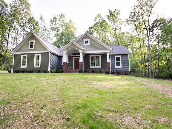 2nd image of 6310 Beaver Ln