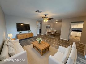 1250 SE Parkview Pl