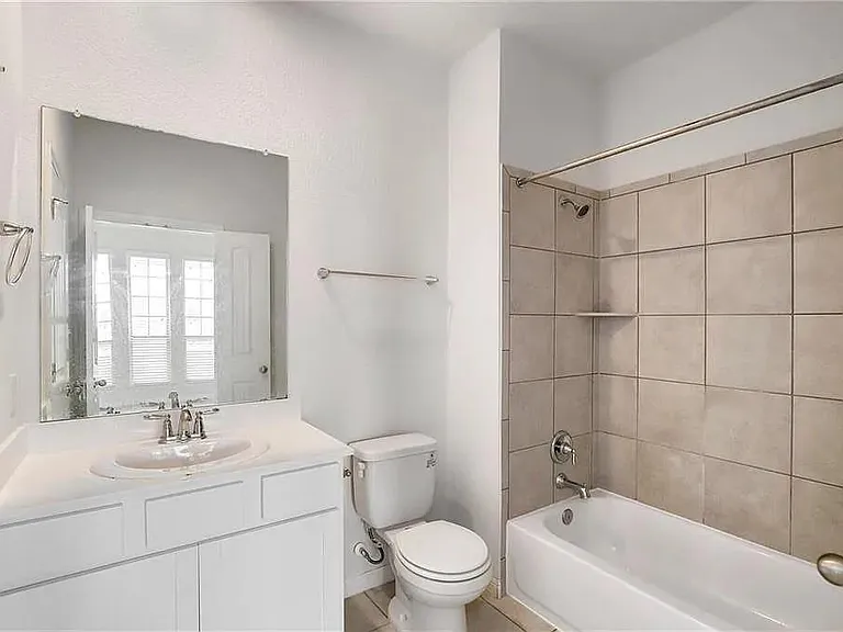 541 Palmilla St — Photo 22