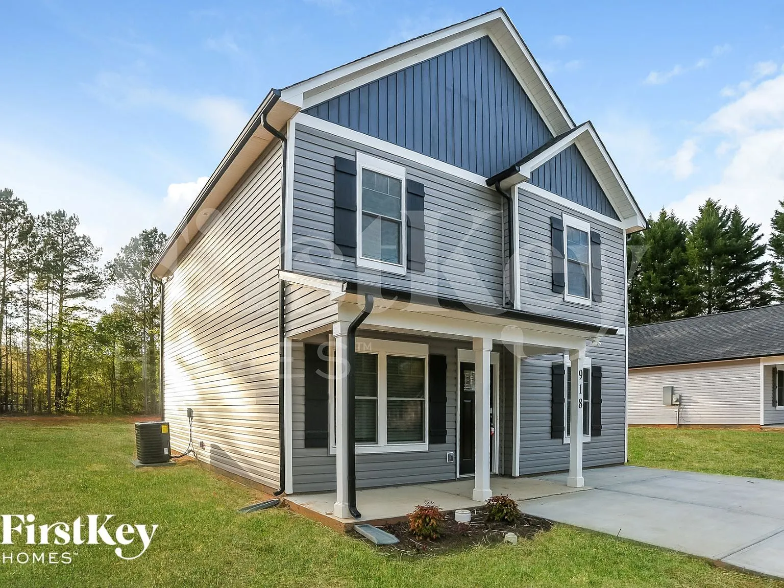 4 bed, 2.5 bath, 1670 sqft, $2,575 — Photo 3