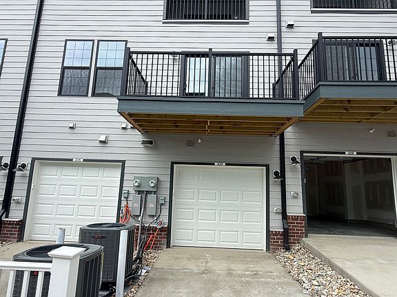3rd image of 233 Brattice Dr Unit A
