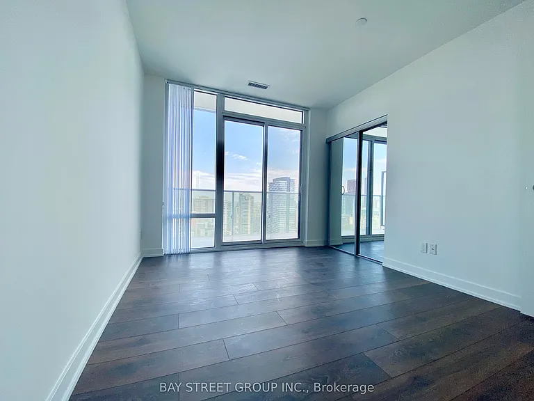 501 Yonge St #2709 — Photo 13