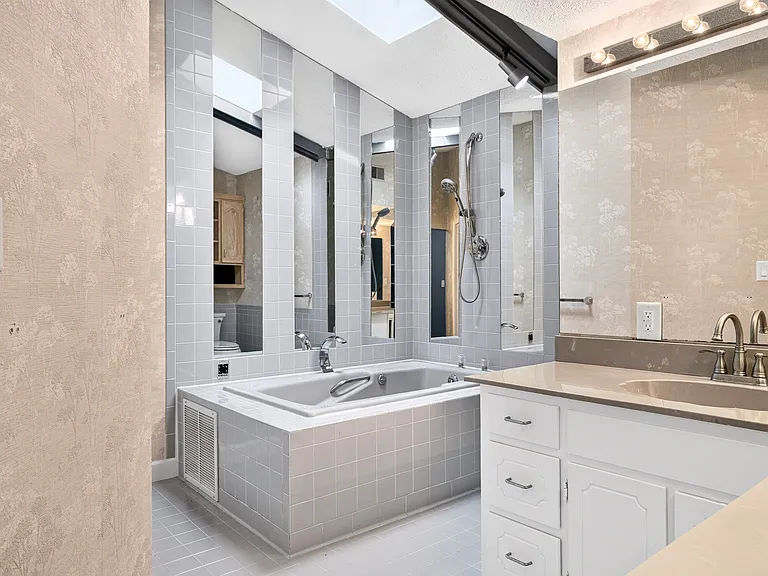 Primary Ensuite Bathroom