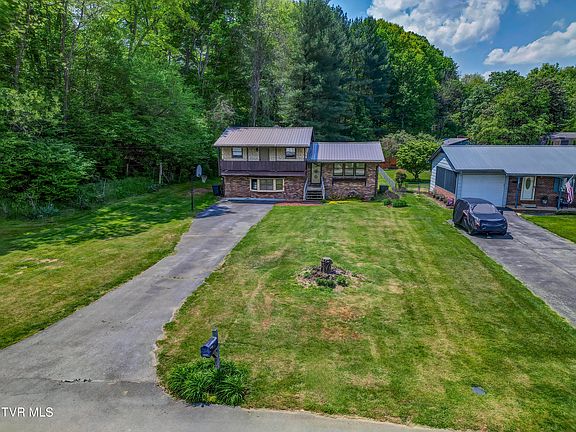 5th image of 156 Warrior Ln