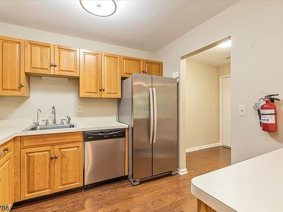 3rd image of 347 Potomac Drive